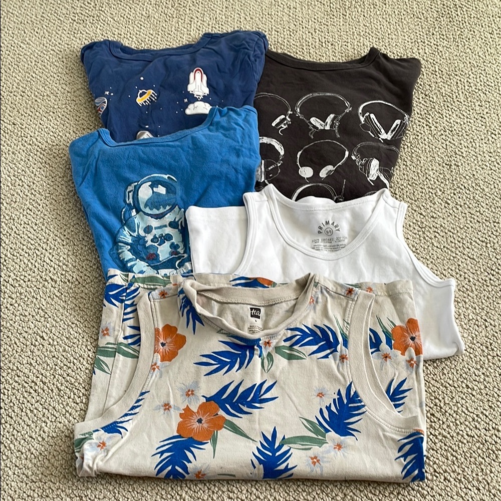 GAP Kids Short Sleeve Tees - size M